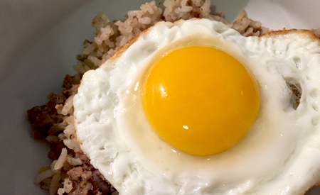 Dim Sum Minced Beef on Rice with Egg 煱蛋牛肉飯