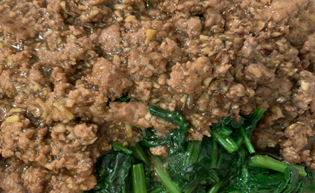 Minced Beef with Spinach and Mushrooms 波菜免治牛肉