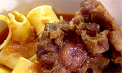Ox Tail Stew with Pasta 炆牛尾燴意粉