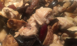 Steamed Chicken Wings with Wood Ear, Red Dates and Chinese Mushrooms 木耳冬菇紅棗蒸雞翅
