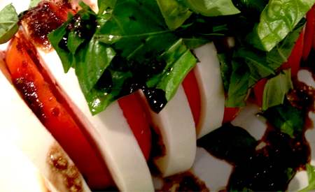 Mozzarella Tomato Salad with ﻿Garlic Balsamic Dressing