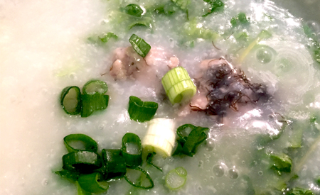 Dim Sum Fish Ball Congee with Lettuce 點心生菜魚球粥