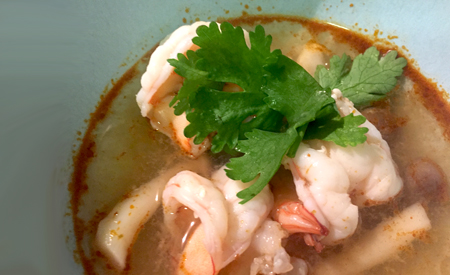 Thai Tom Yum (Hot & Sour) Soup with Shrimps 冬蔭蝦湯Thai Tom Yum (Hot & Sour) Soup with Shrimps 冬蔭蝦湯